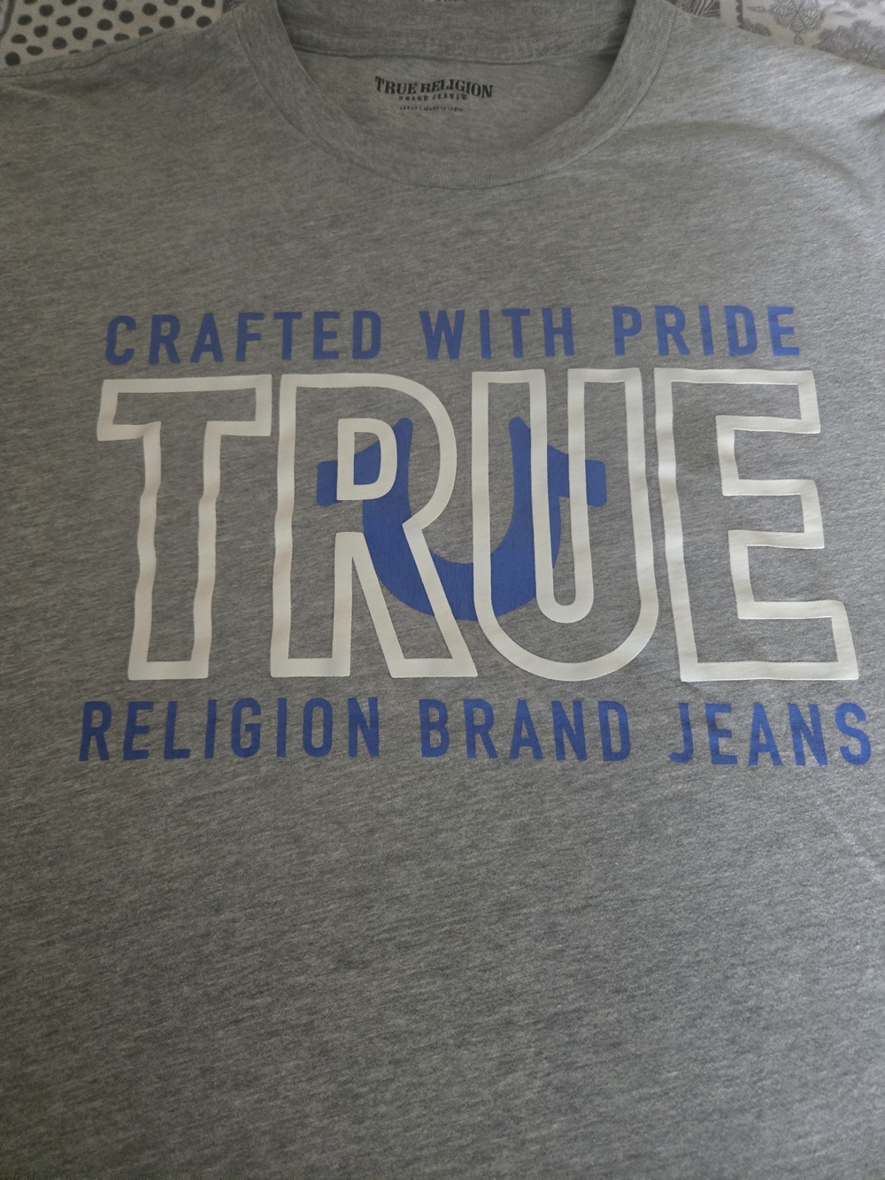 True Religion 'TRUE' Graphic Tee in Gray & Blue Size Large